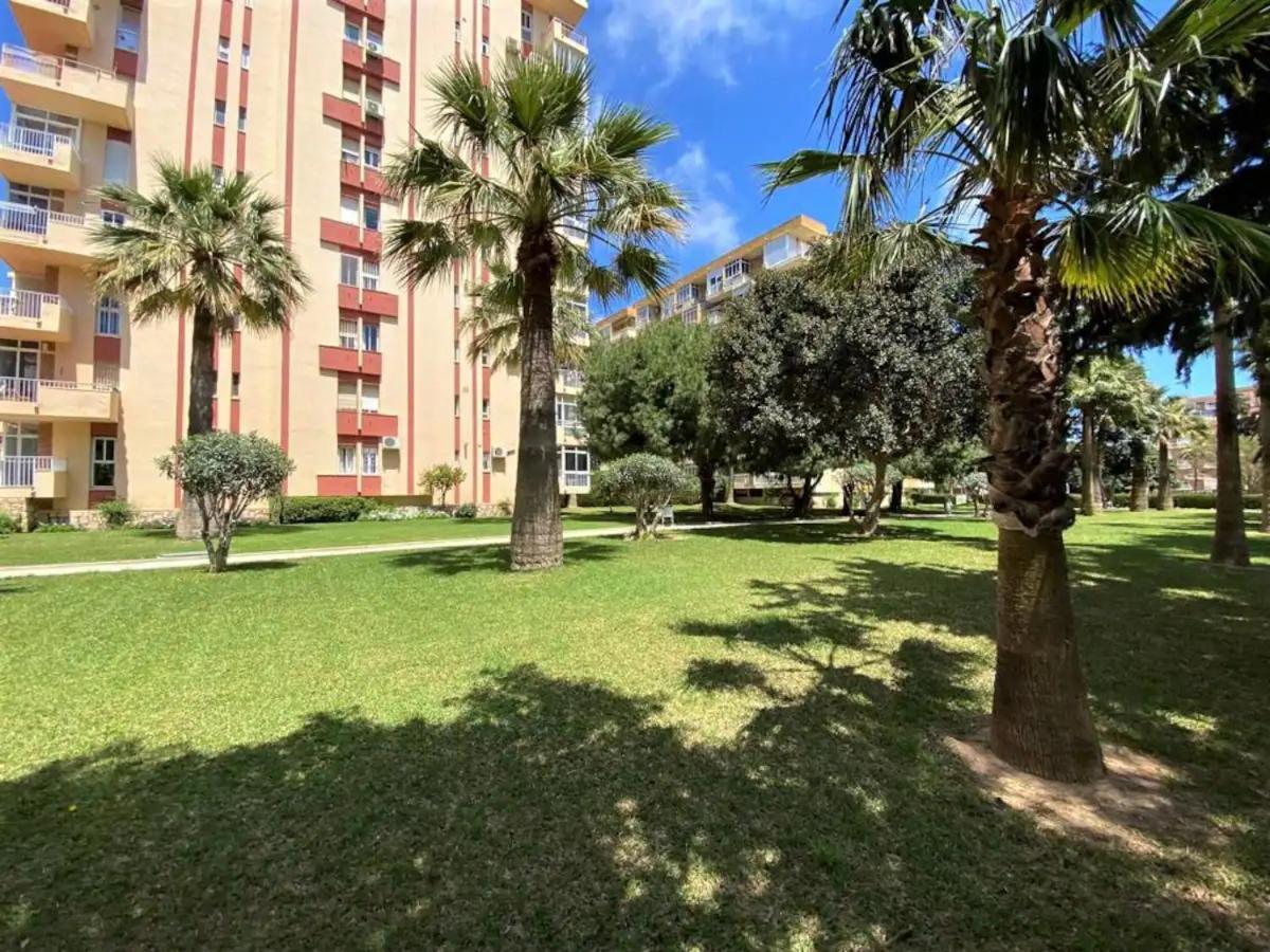 New Confort Benalmadena Luaran gambar